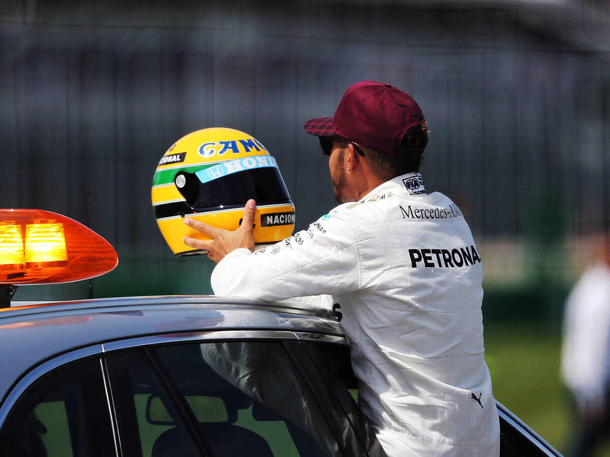 Foto zur News: Hamiltons emotionalste Pole: Ein Senna-Helm als Geschenk