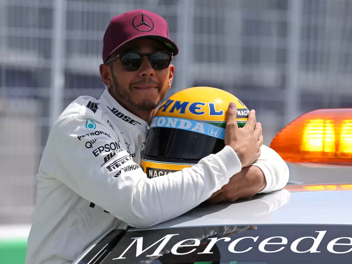 Lewis Hamilton Foto zur News: Hamilton stolz: Name für immer in der Geschichte verewigt