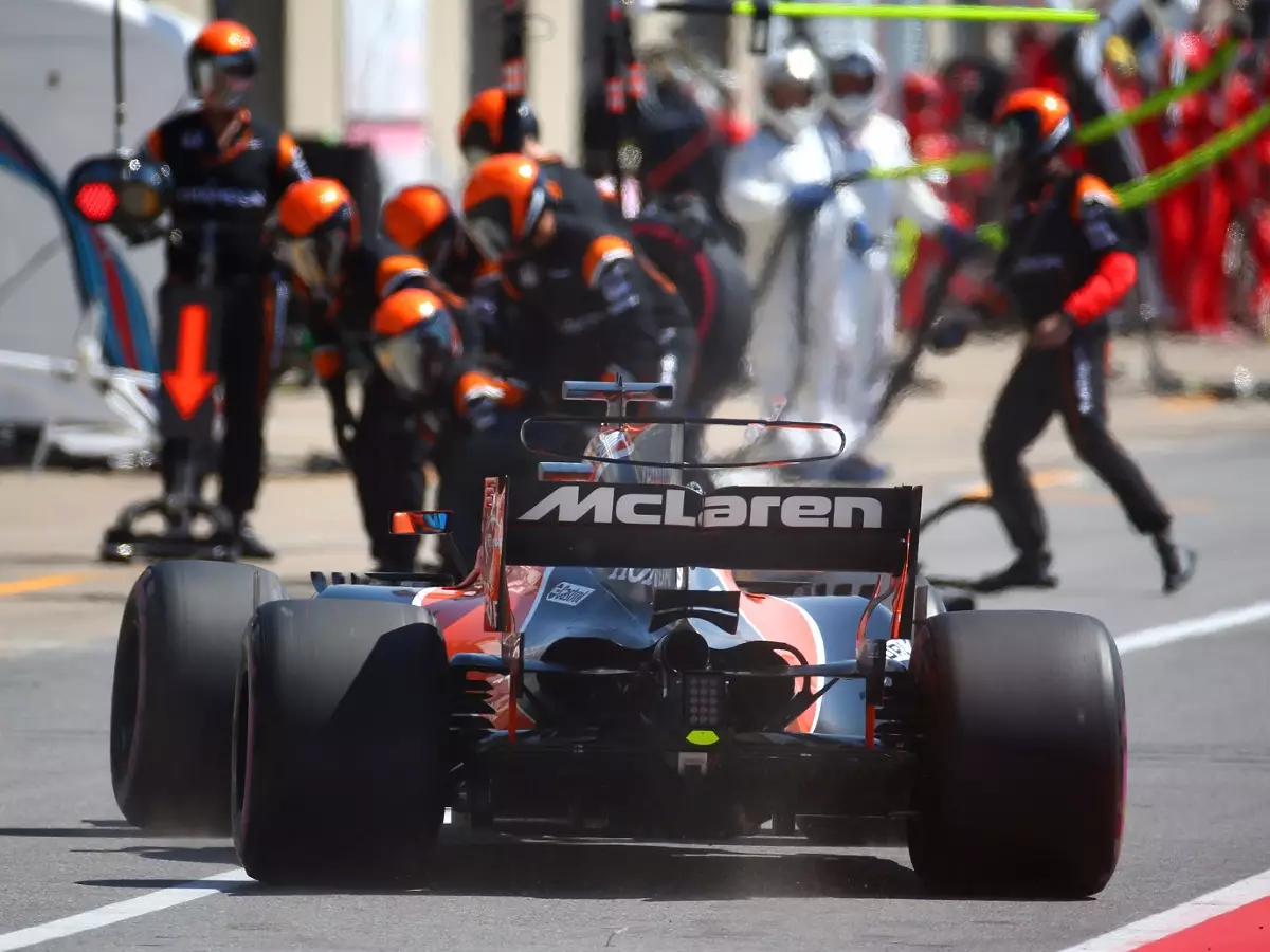 Foto zur News: Baku: Honda verspricht Update, McLaren ahnt Böses