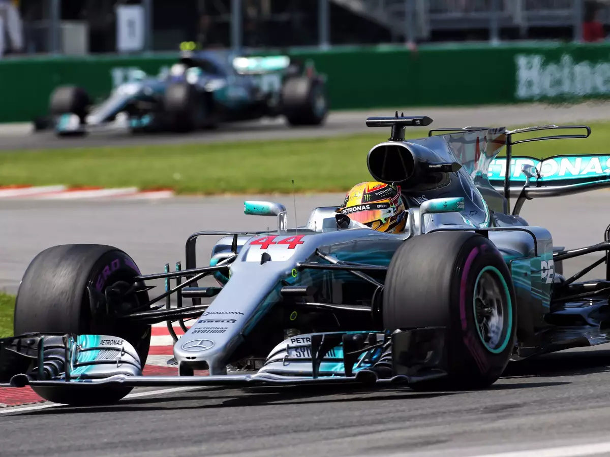 Lewis Hamilton Foto zur News: Hamilton: Getriebeschaden war schon seit Dienstag bekannt