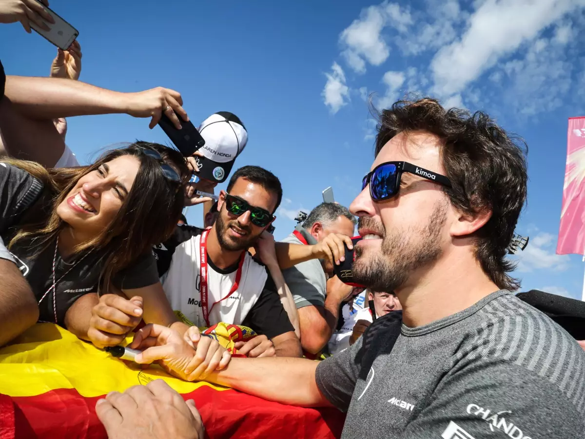 Foto zur News: Alonso gibt zu: Erfolglosigkeit schmerzt in allen Belangen