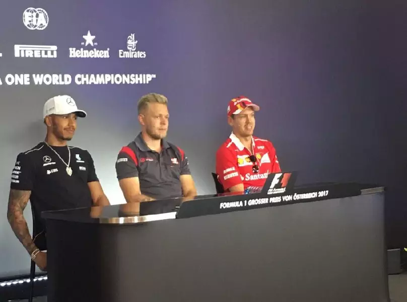 Lewis Hamilton, Kevin Magnussen und Sebastian Vettel Foto zur News: Vettel vs. Hamilton: Baku-Clash nach Telefonat abgehakt