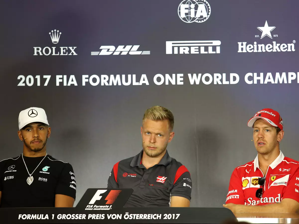 Lewis Hamilton, Kevin Magnussen, Sebastian Vettel Foto zur News: Vettel vs. Hamilton: Die Entschuldigung kam per SMS