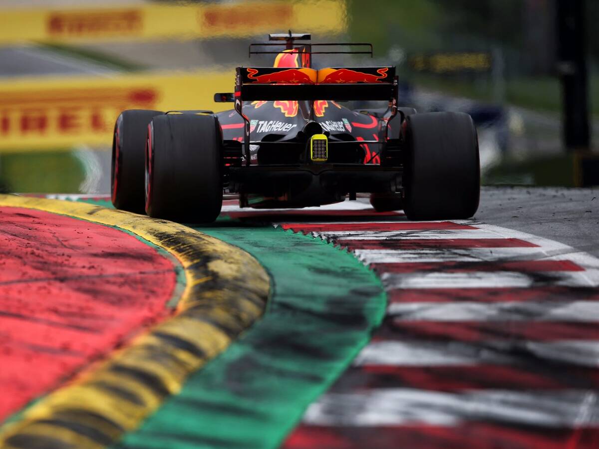 Foto zur News: "Einfach deine Linie fahren": Wie Ricciardo Hamilton schlug