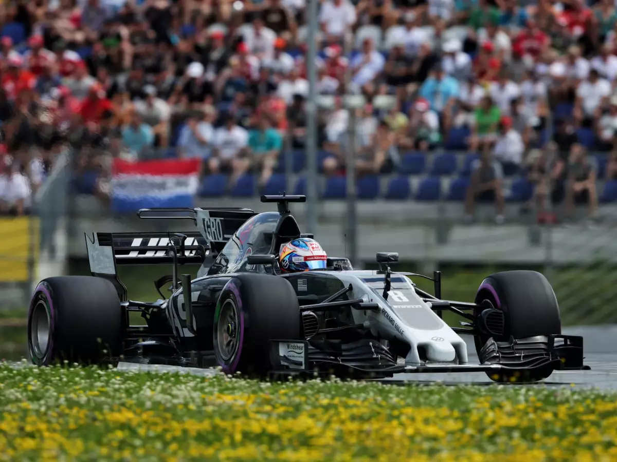 Foto zur News: Haas-Team: Neuer Testlauf mit Carbon Industrie in Silverstone