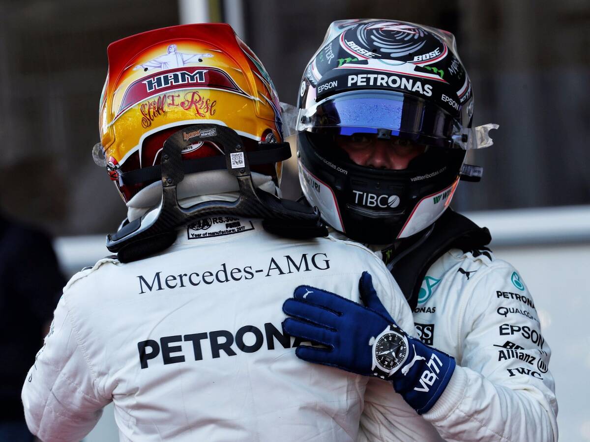 Foto zur News: Valtteri Bottas lobt Lewis Hamilton: "Mein bester Teamkollege"