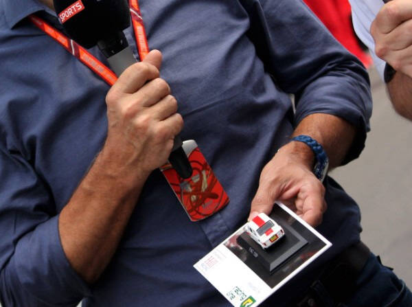 Foto zur News: F1 Backstage: Nostalgisches Präsent für Damon Hill