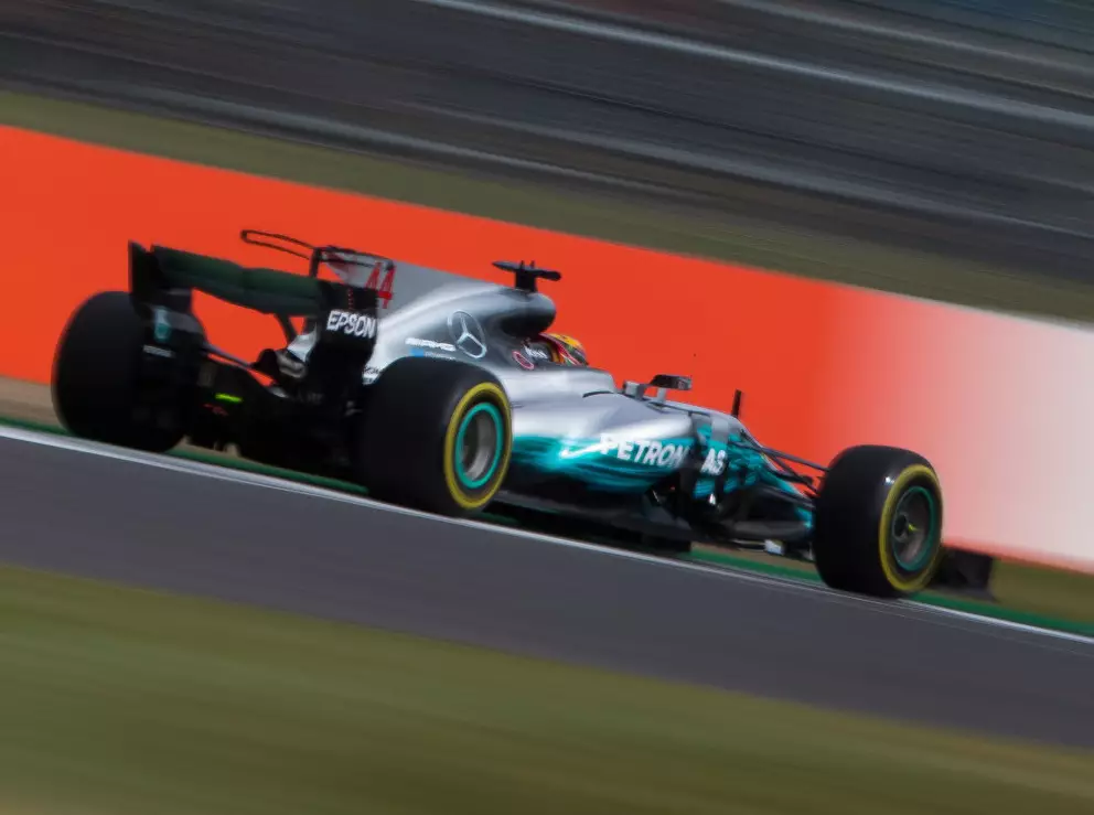 Foto zur News: Formel 1 Silverstone 2017: Pole-Duell Hamilton vs. Vettel