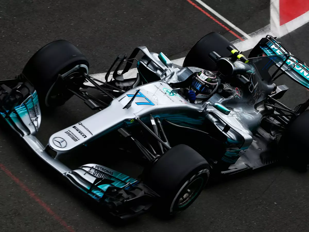 Valtteri Bottas Foto zur News: Valtteri Bottas nach Qualifying-Pleite: "Podium ist das Ziel"
