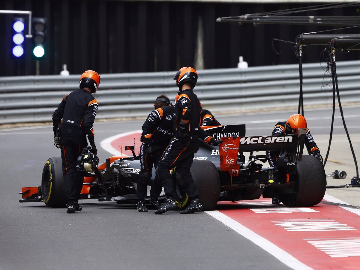 Foto zur News: Fernando Alonso: Lieber Ausfall als keine Punkte
