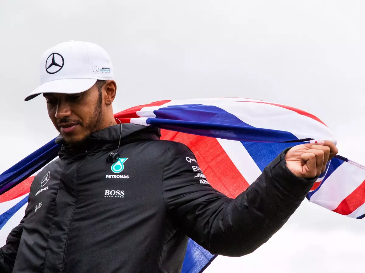 Foto zur News: "Phänomenal": Seltenes Red-Bull-Lob für Lewis Hamilton