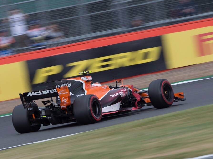 Foto zur News: McLaren rechnet nicht mit Hilfe von Mercedes und Ferrari
