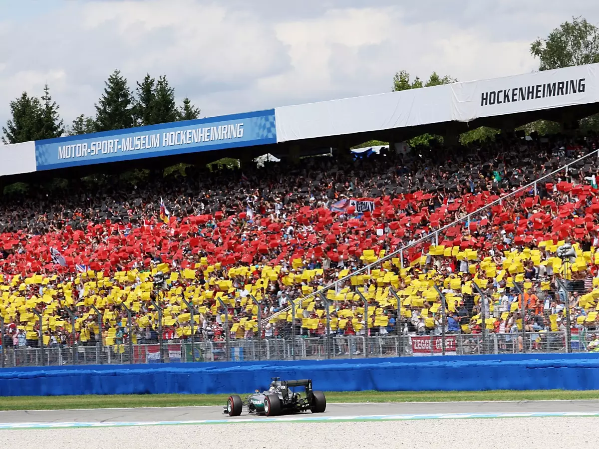 Foto zur News: Chase Carey will Deutschland-GP sichern und Schumi ehren