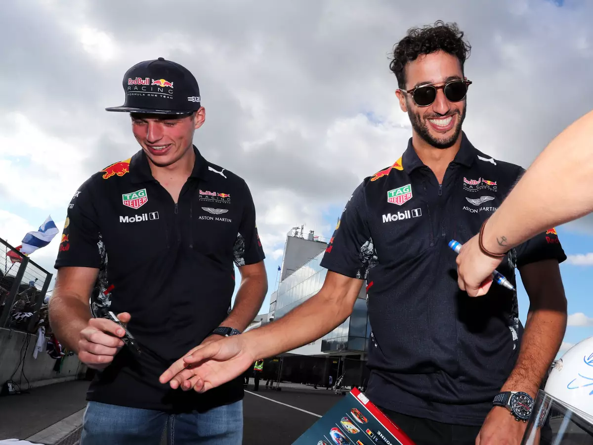 Max Verstappen, Daniel Ricciardo Foto zur News: Red Bull vor Budapest: Mercedes' Qualimodus ist "irre"