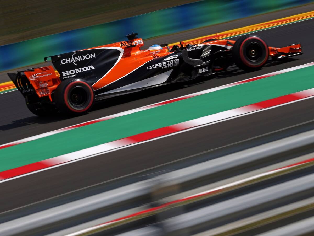 Foto zur News: McLaren: Top 10 und Sonderlob für Stoffel Vandoorne