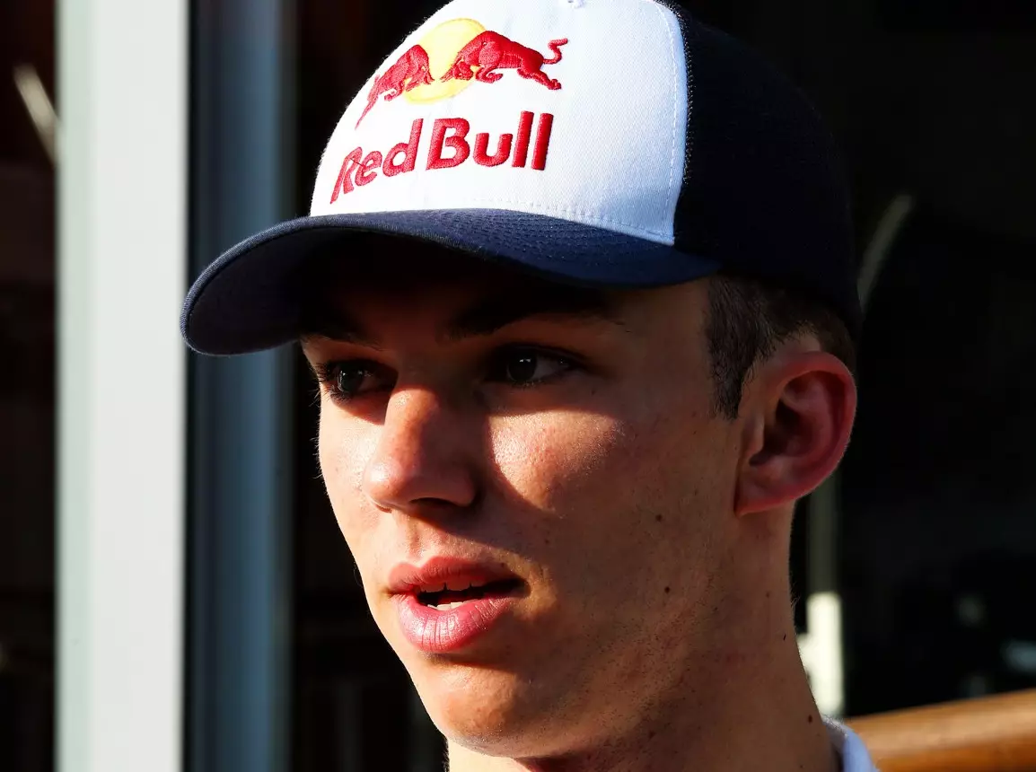 Foto zur News: Pierre Gasly in Lauerstellung: Wird Toro-Rosso-Sitz frei?