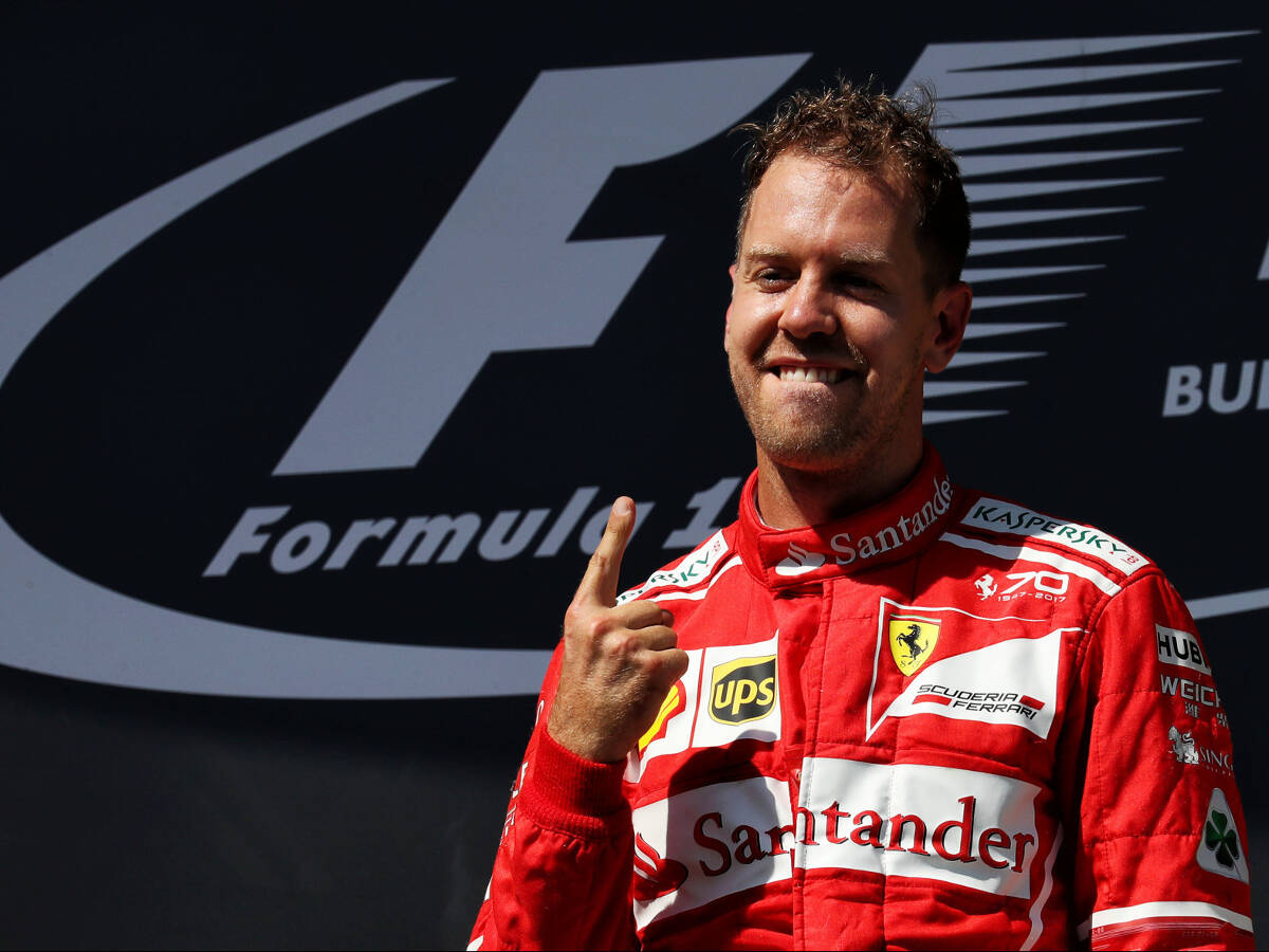 Foto zur News: Vertragsverhandlungen in Spa: Hat Vettel unterschrieben?