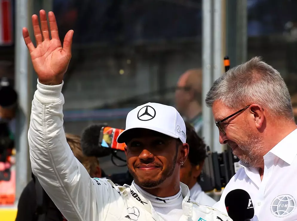 Foto zur News: Hamilton nach Pole-Rekord: Wie mit "Schumi" alles begann