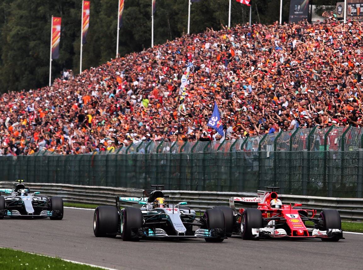 Foto zur News: Vettels Fehler? Wie ihn Hamilton beim Restart austrickste