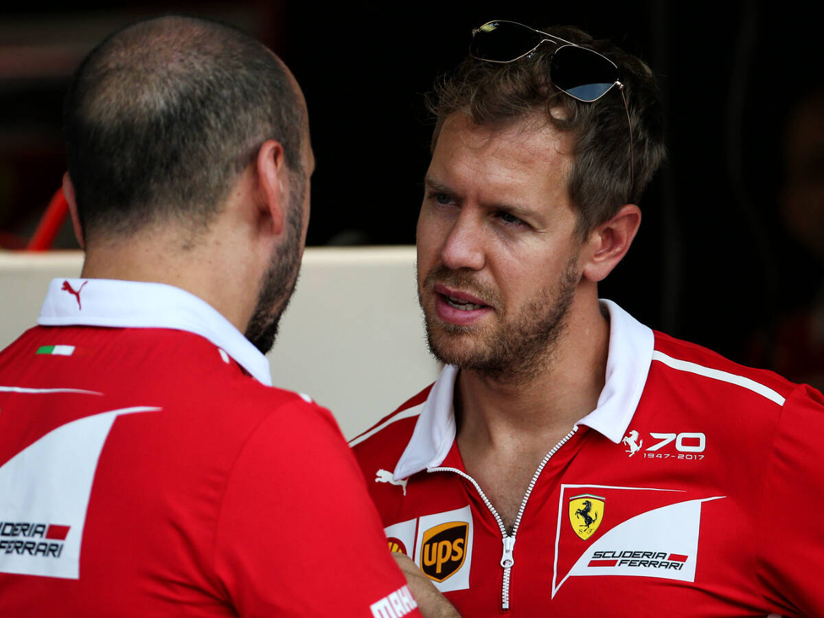 Foto zur News: Ferrari-Vertrag: Vettel hätte gerne Schumachers Rat eingeholt