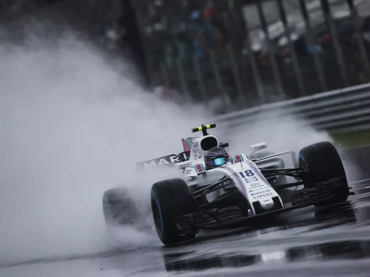 Lance Stroll Foto zur News: Stroll: Sensationell im Regen, Kanonenfutter im Rennen?