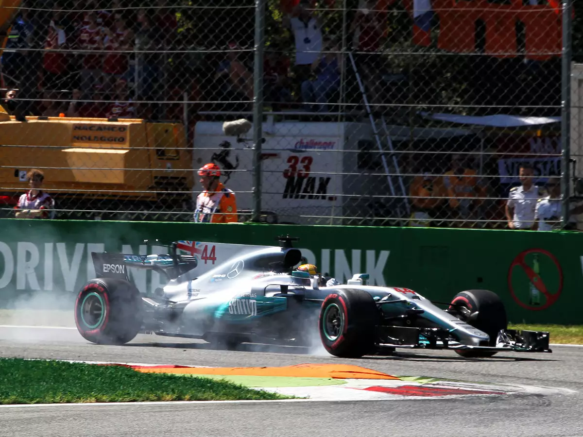 Lewis Hamilton Foto zur News: Hamiltons Schrecksekunde im Kies: "Alles unter Kontrolle"