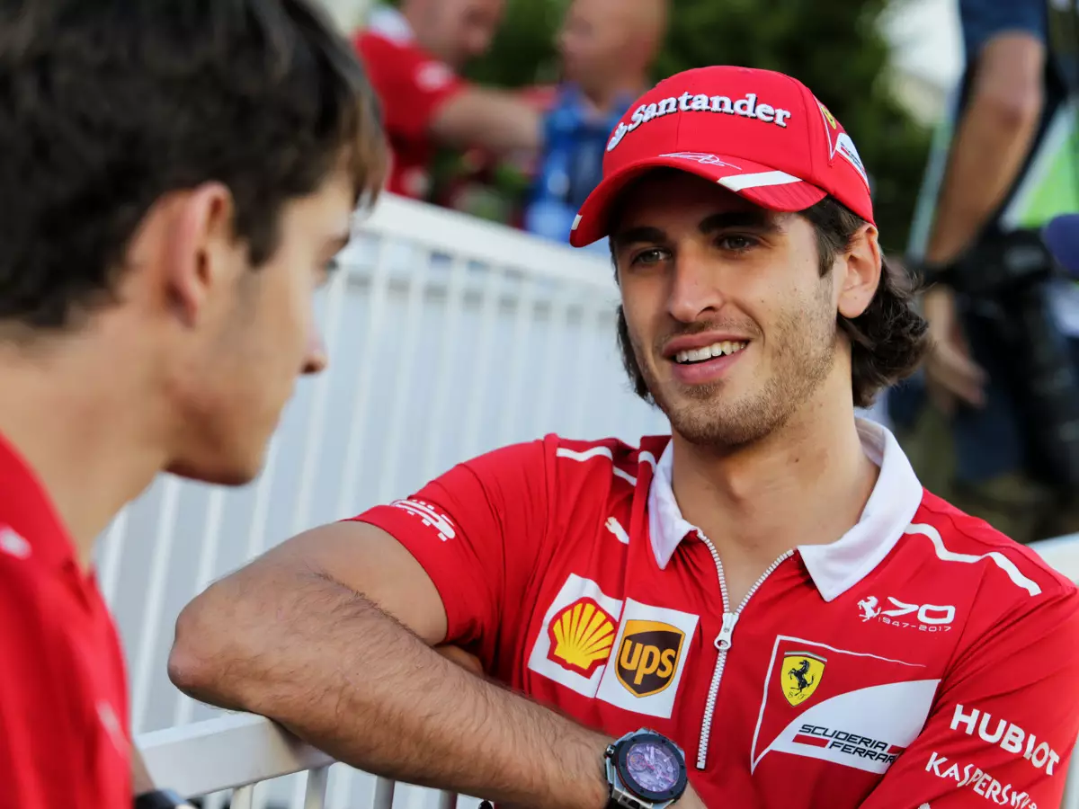 Charles Leclerc, Antonio Giovinazzi Foto zur News: Arrivabene: Leclerc und Giovinazzi müssen sich erst beweisen