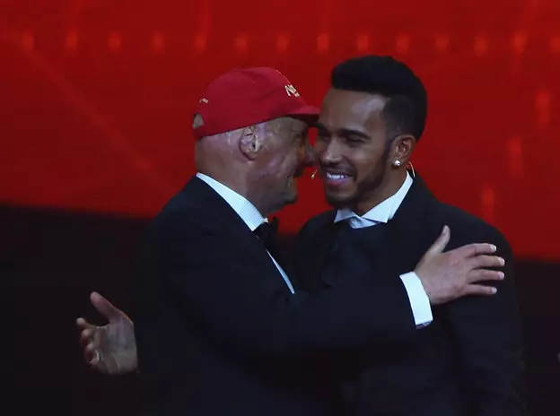 Foto zur News: Niki Lauda: Lewis Hamilton ist der James Hunt der Neuzeit