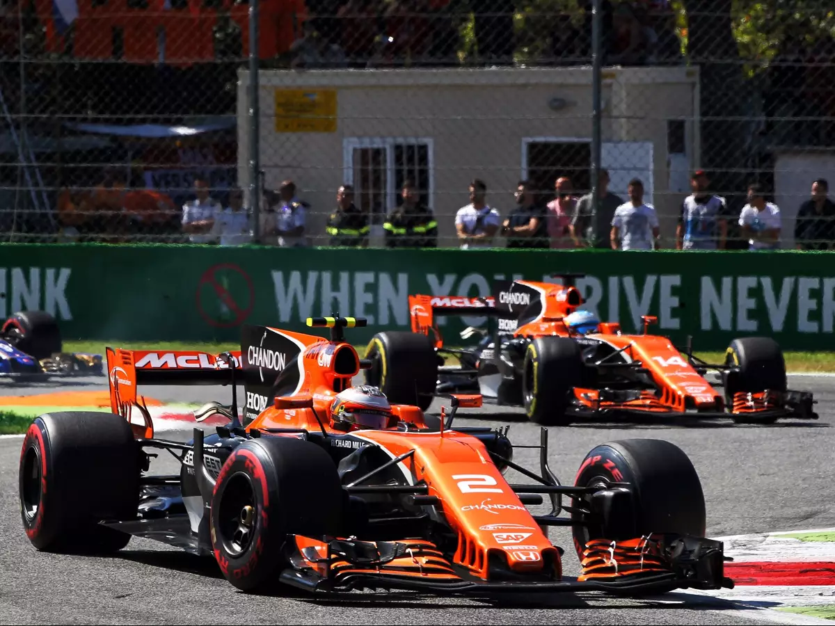 Foto zur News: McLaren hat in Singapur zweimal Q3 als Ziel