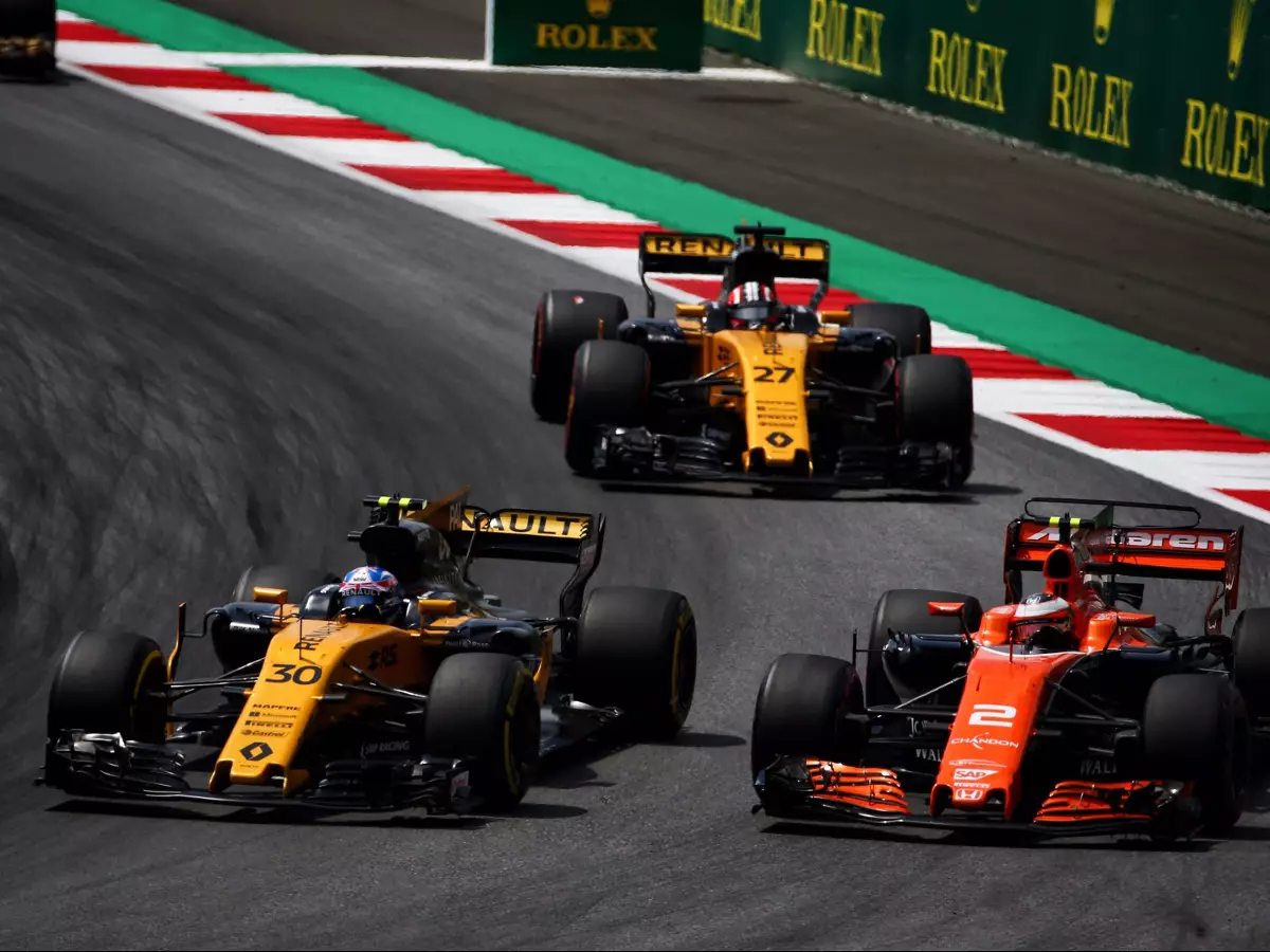 Jolyon Palmer, Stoffel Vandoorne Foto zur News: Renault: McLaren-Deal soll eigenes Werksteam voranbringen
