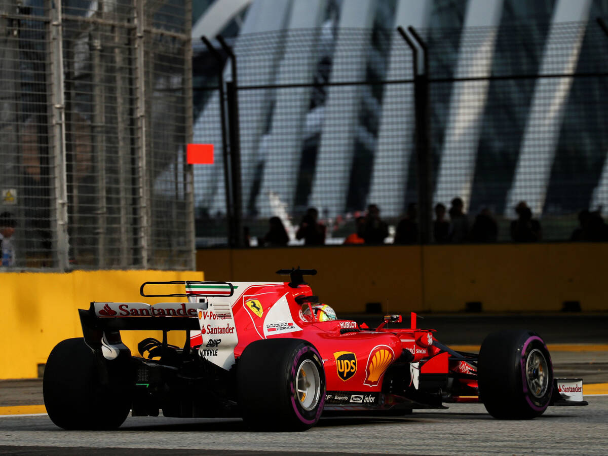 Foto zur News: Deutlicher Rückstand am Freitag: Was ist bei Ferrari los?