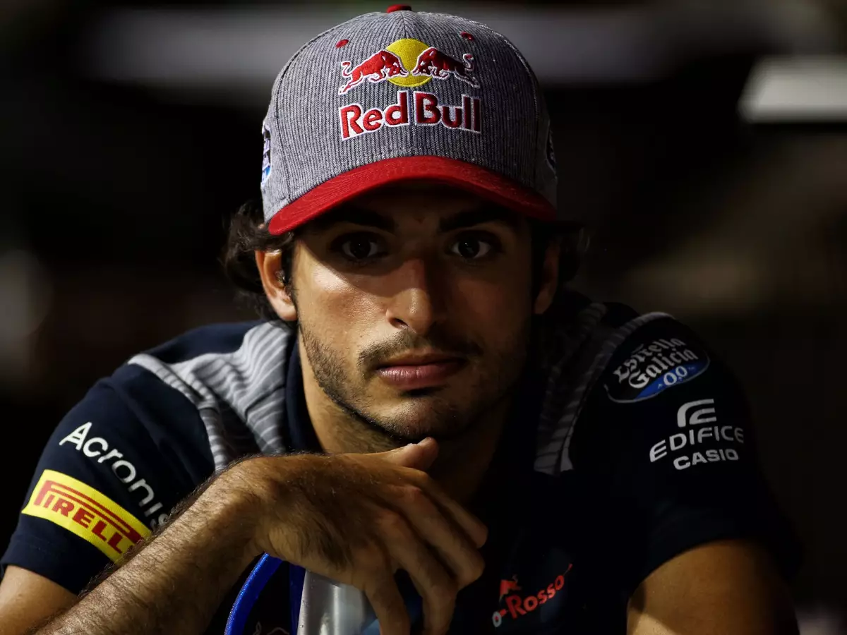 Carlos Sainz Foto zur News: Fahrerwechsel bei Renault: Sainz statt Palmer schon in Austin!