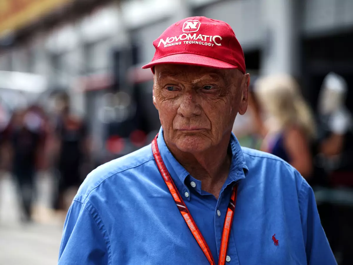 Niki Lauda Foto zur News: Nach Singapur-Crash: Lauda unterstellt Vettel zu viel Risiko