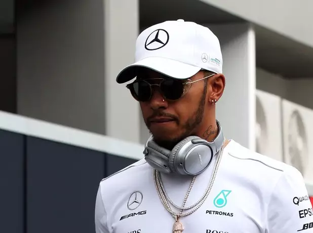 Foto zur News: Streit mit Donald Trump: Lewis Hamilton unterstützt NFL-Stars