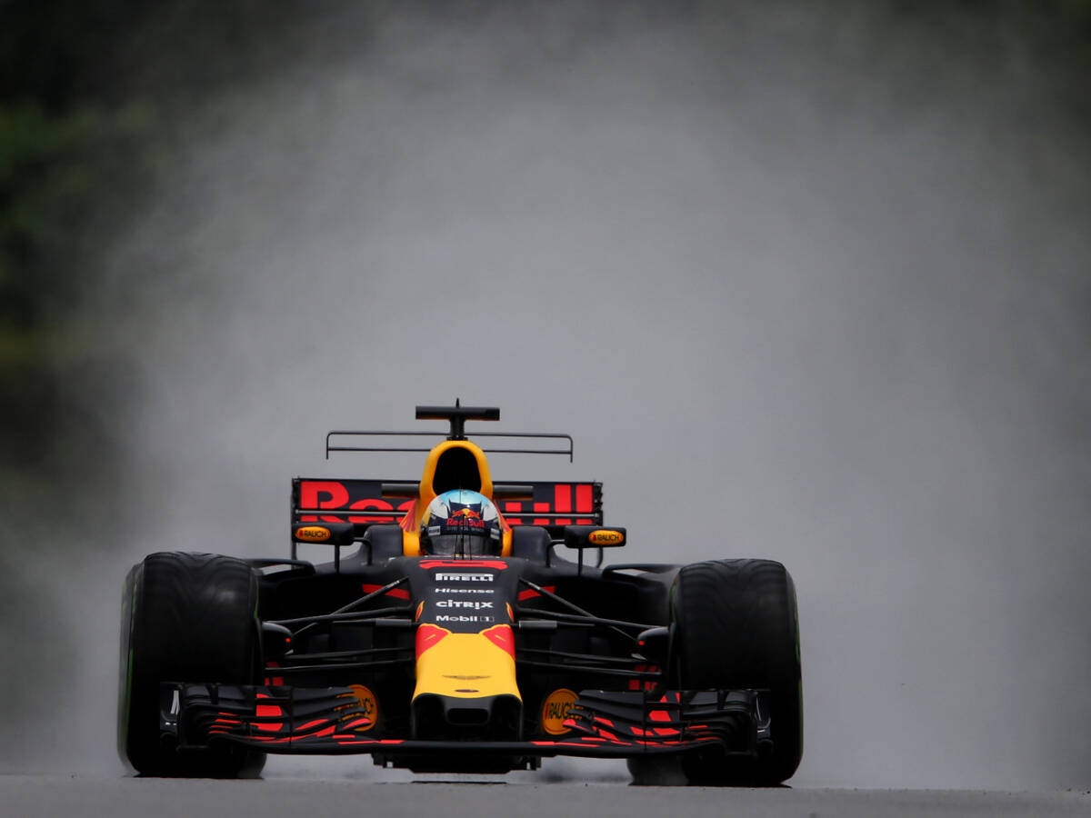 Foto zur News: Formel 1 Malaysia 2017: Red Bull dominiert Auftakt im Regen