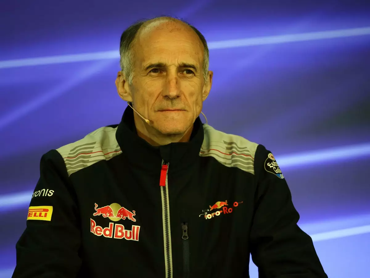 Foto zur News: Franz Tost: "Geht nicht, dass wir eine Stunde nicht fahren"