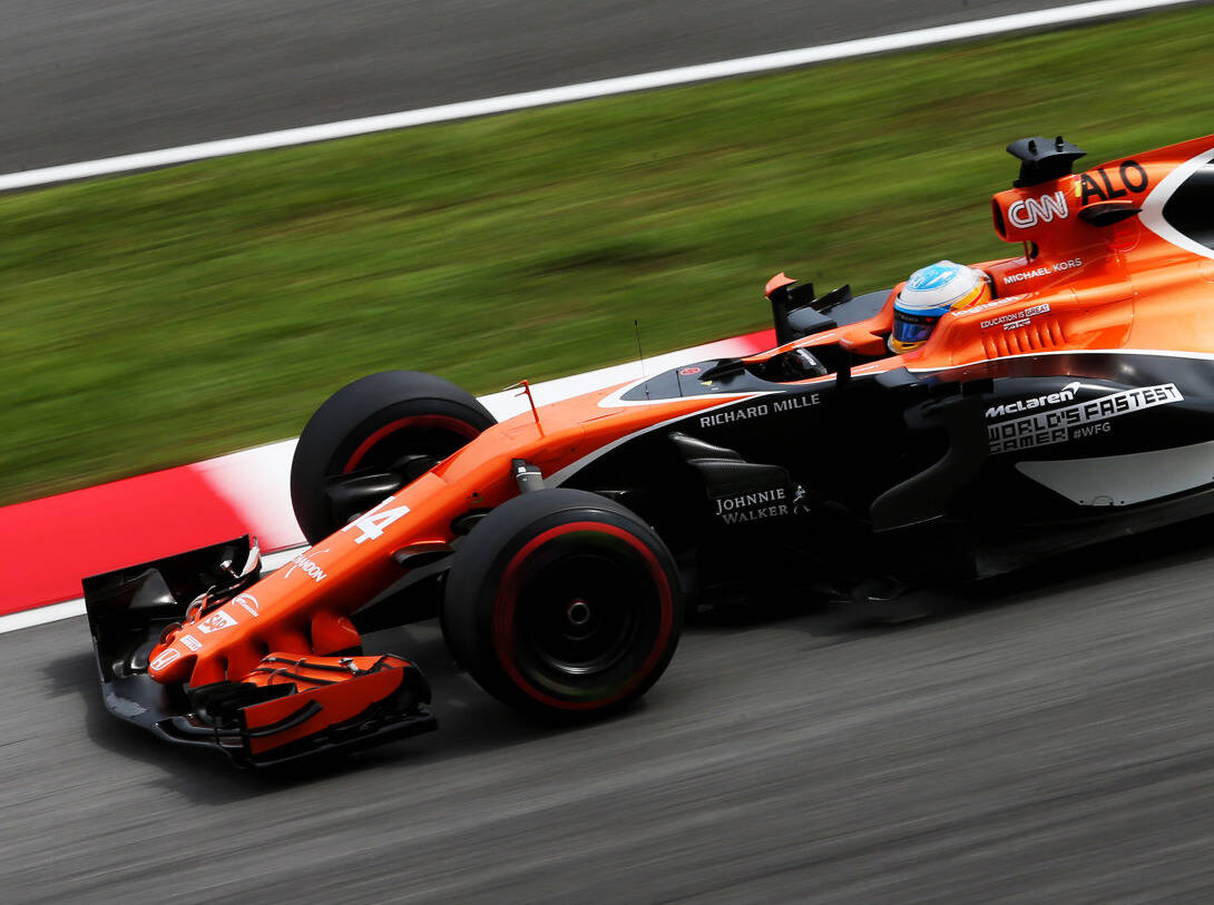 Foto zur News: Alonso plötzlich vor Mercedes: "Q3 trotzdem nicht einfach"