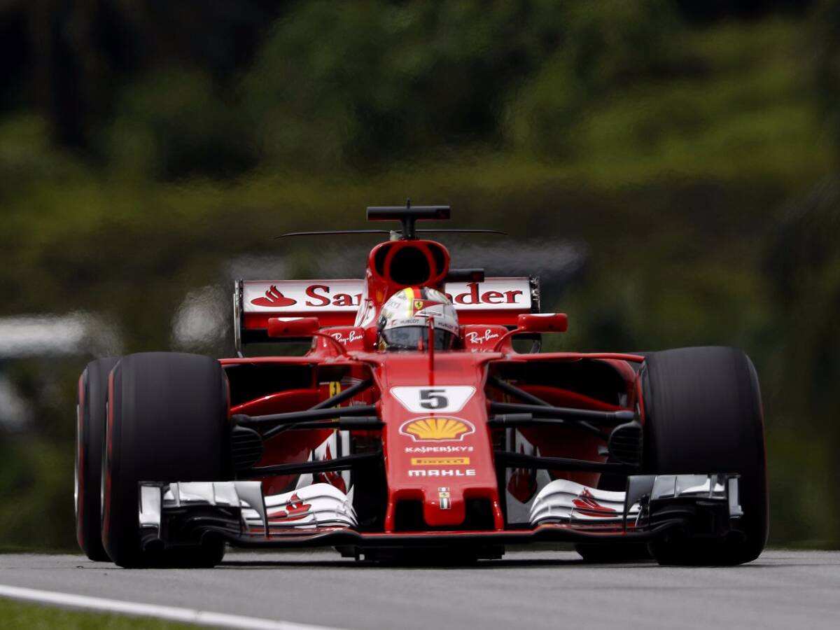 Foto zur News: Technische Probleme: Sebastian Vettel in Q1 ausgeschieden