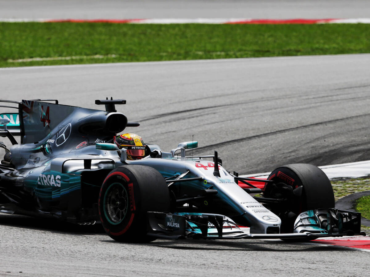 Foto zur News: Hamilton #AND# Mercedes staunen: Vier Gründe für die Wunder-Pole