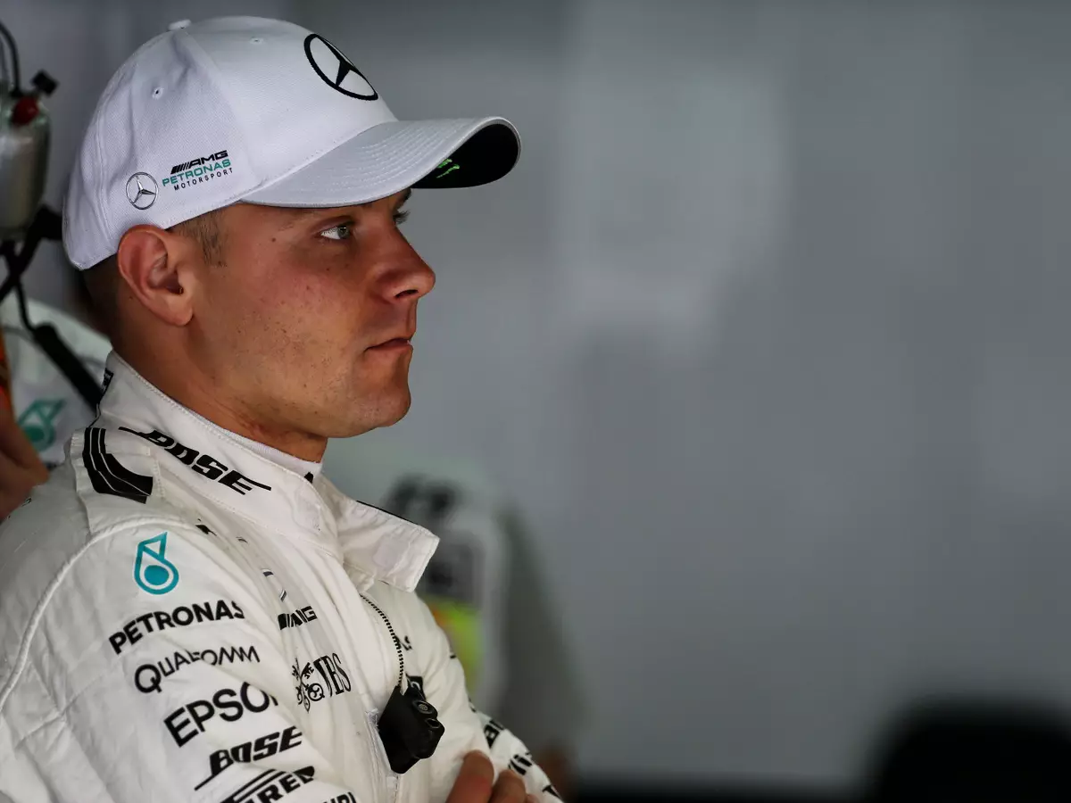 Foto zur News: Erneut abgehängt: Mercedes "besorgt" über Bottas' Form