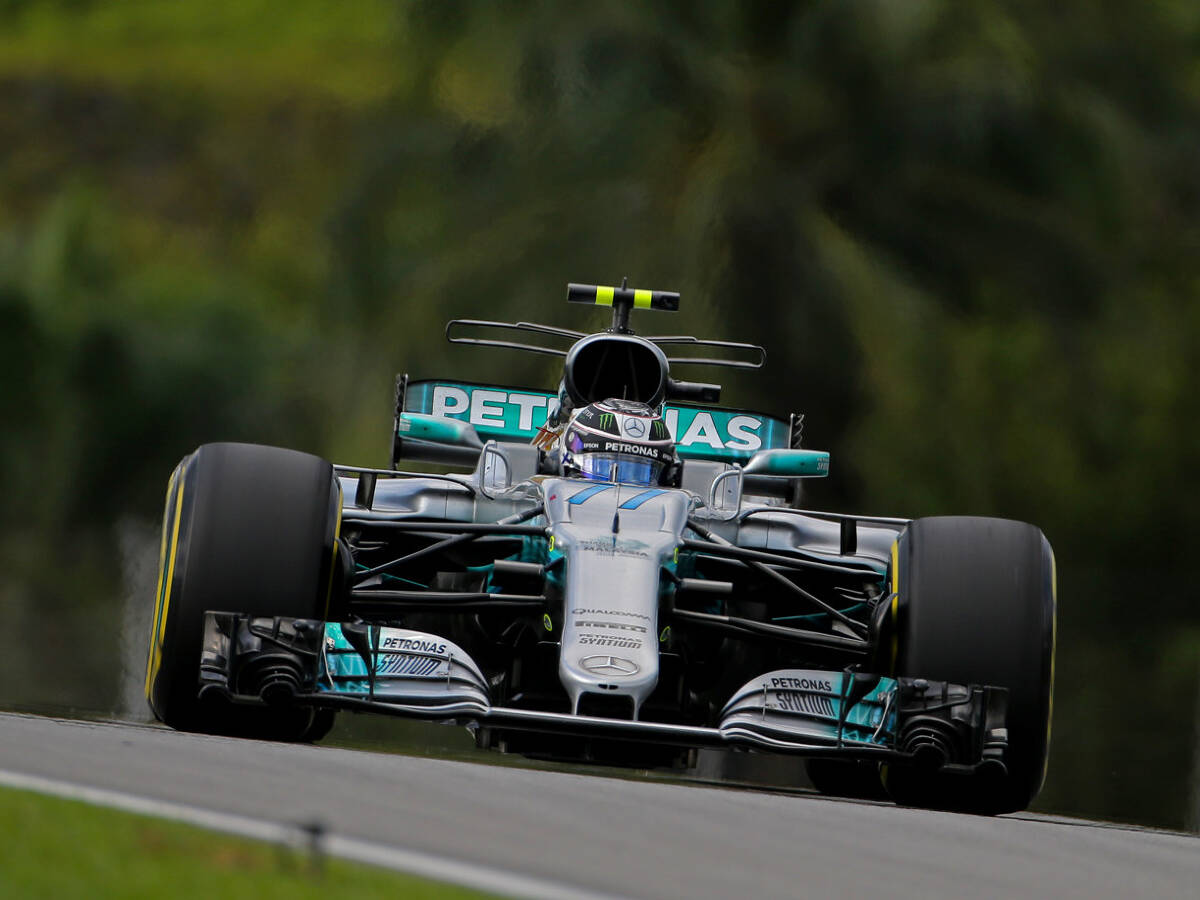 Foto zur News: Mysterium Mercedes-Update: Hamilton fast in Falle getappt