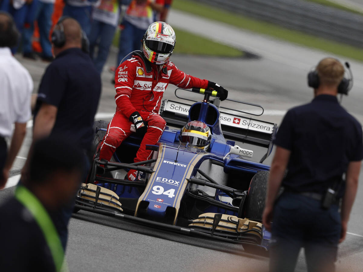 Foto zur News: Vettel vs. Stroll: FIA lässt nach kurioser Kollision Gnade walten