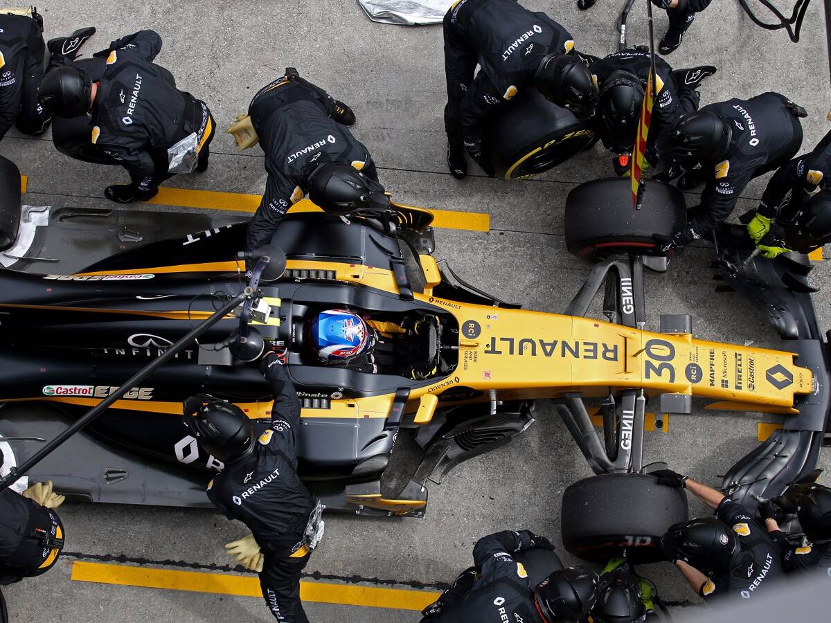 Foto zur News: Renault im Aufbau: Zuverlässigkeit und Boxenstopps leiden