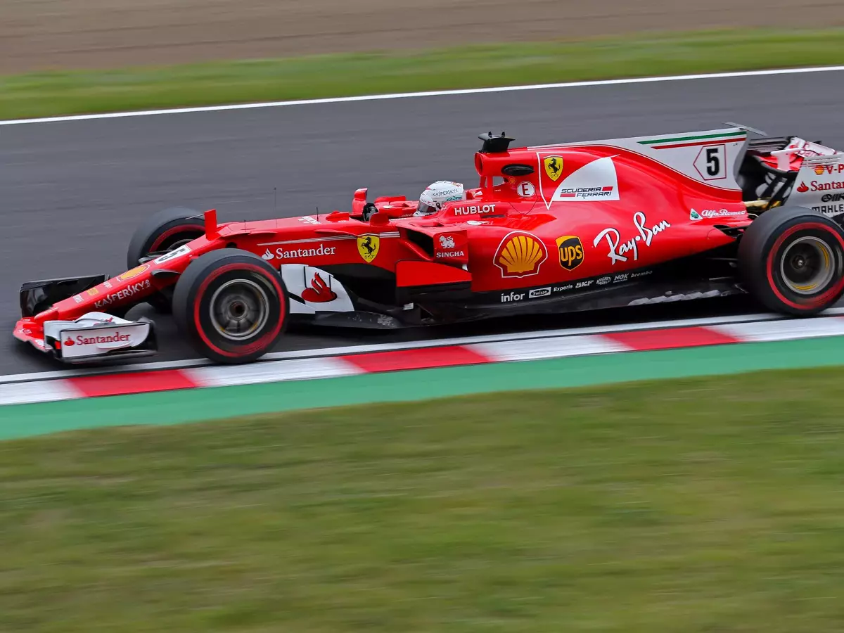 Sebastian Vettel Foto zur News: Ferrari wittert "gute Chance" nach Training in Suzuka