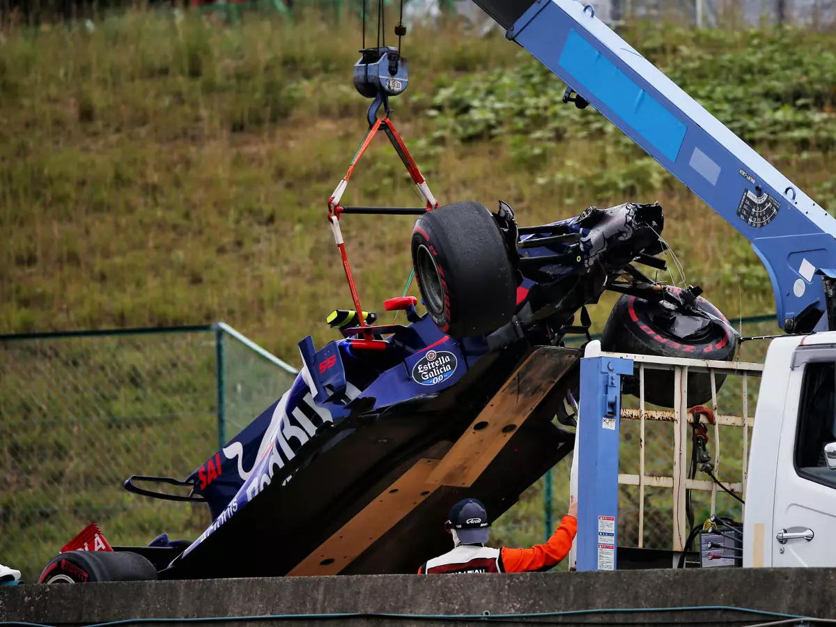 Foto zur News: Unfall und Strafversetzung: Für Sainz kommt's knüppeldick