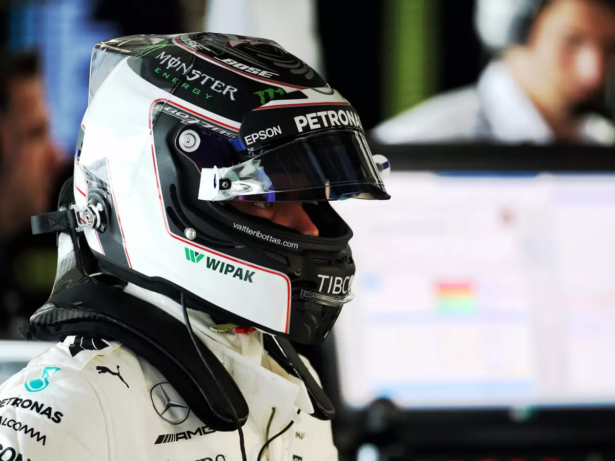 Valtteri Bottas Foto zur News: Toto Wolff: Hätten Bottas' Getriebeschaden erkennen müssen