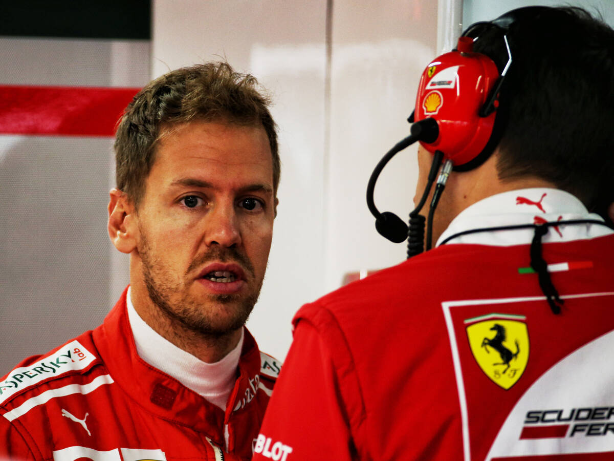 Foto zur News: Hymne geschwänzt: Vettel eine Verwarnung von Strafe entfernt