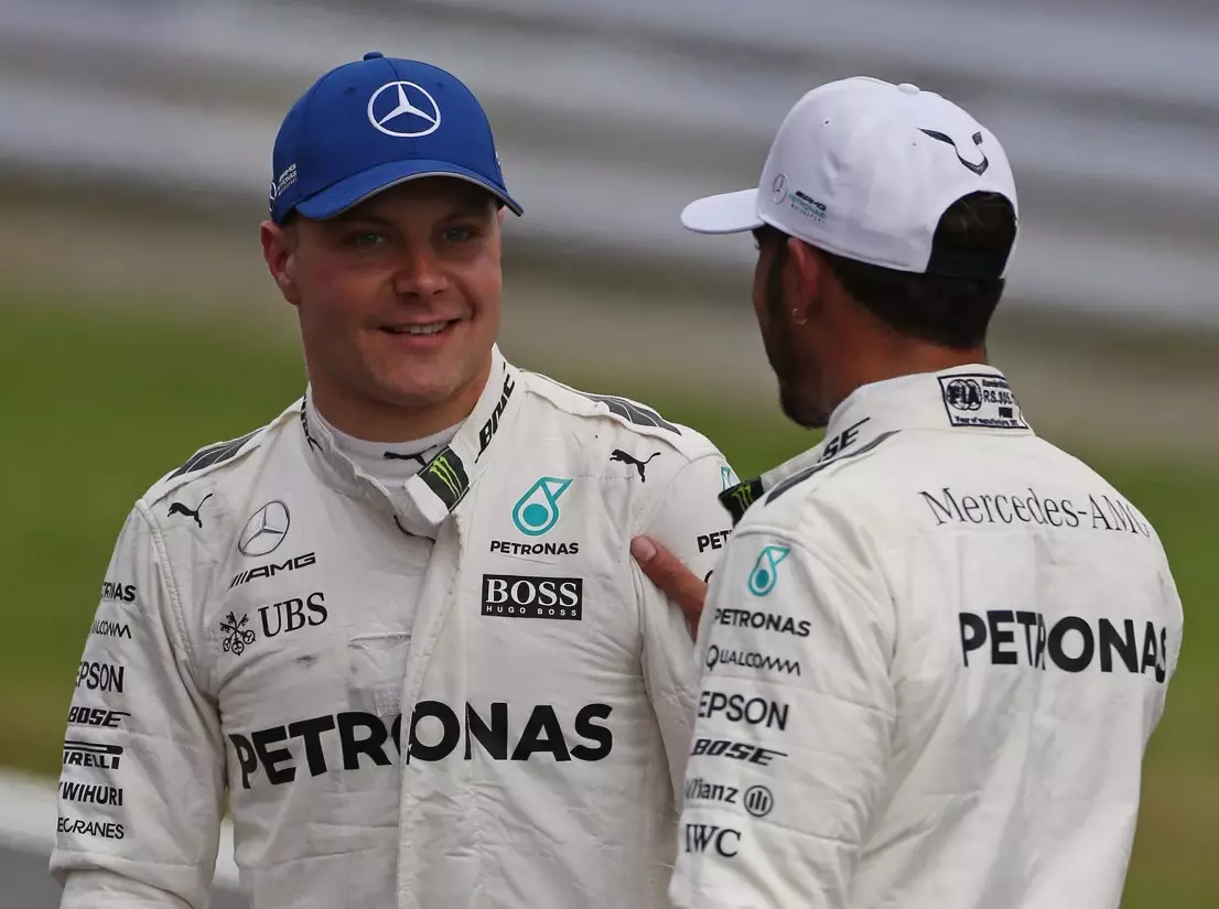 Valtteri Bottas, Lewis Hamilton Foto zur News: Zwei Siege nicht genug: Bottas sieht Chance gegen Hamilton