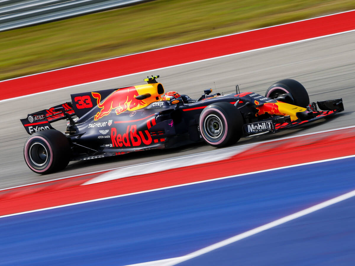 Foto zur News: Red Bull: Rückversetzung kann Verstappen-Laune nicht trüben