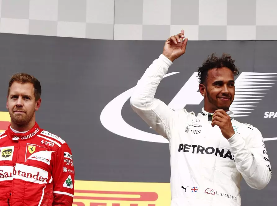 Foto zur News: Lewis Hamilton: Vettel hasst mich manchmal mehr als ich ihn